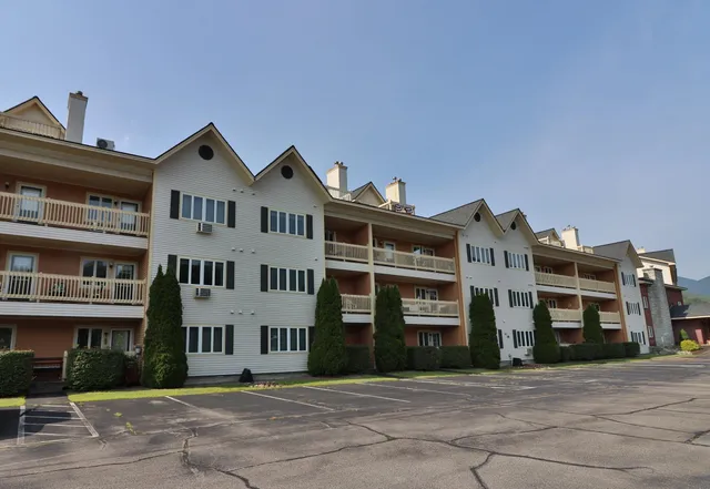 $369,900 | 227 Main Street, Unit 106, Lincoln, NH 03251