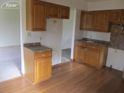 820 East River Road Flushing, MI 48433 - Photo 22 of 39 20153183-21.JPG