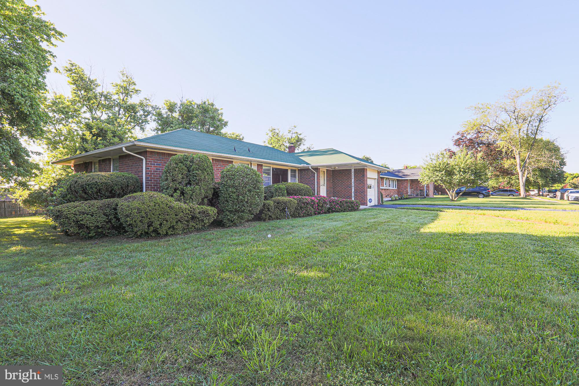 6621 Deancroft Road Baltimore, MD 21209 - Photo 3 of 40 Gallery Image 3