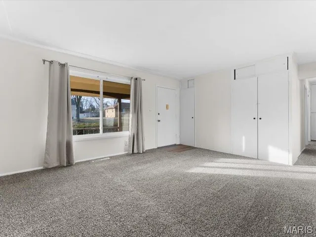 $159,900 | 6104 Old Collinsville Road, Fairview Heights, IL 62208