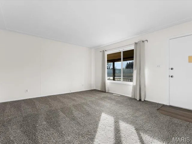 $159,900 | 6104 Old Collinsville Road, Fairview Heights, IL 62208