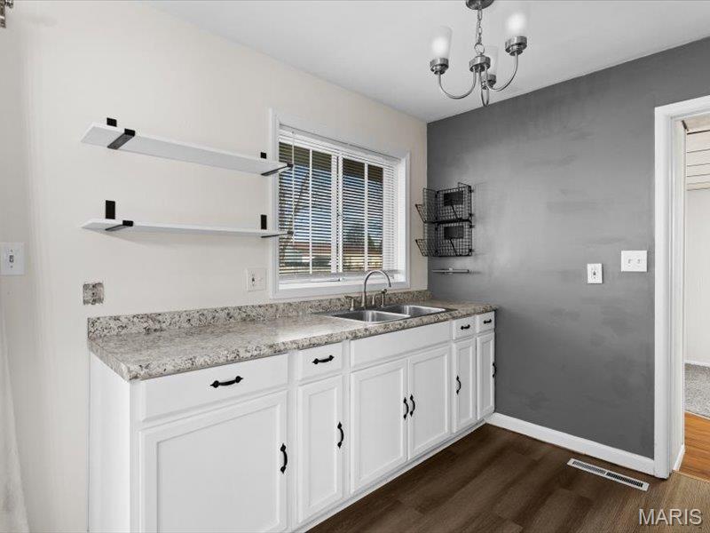 6104 Old Collinsville Road Fairview Heights, IL 62208 - Photo 19 of 41