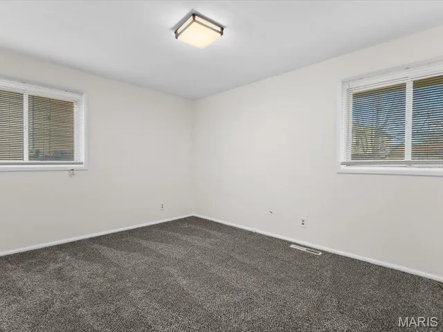 $159,900 | 6104 Old Collinsville Road, Fairview Heights, IL 62208