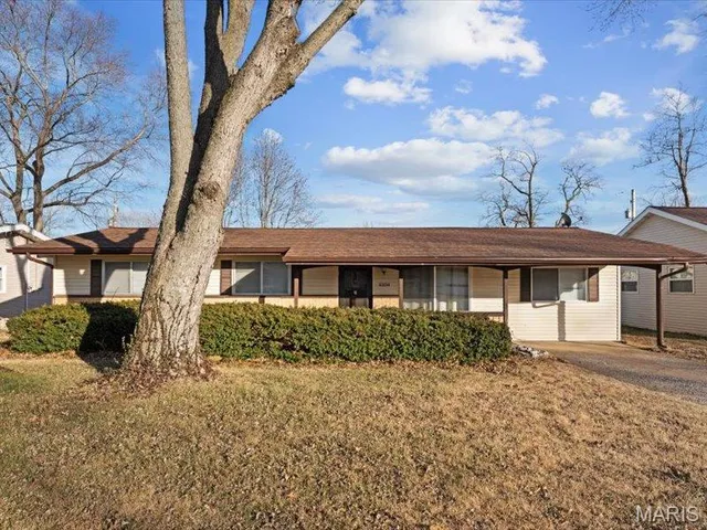 $159,900 | 6104 Old Collinsville Road, Fairview Heights, IL 62208