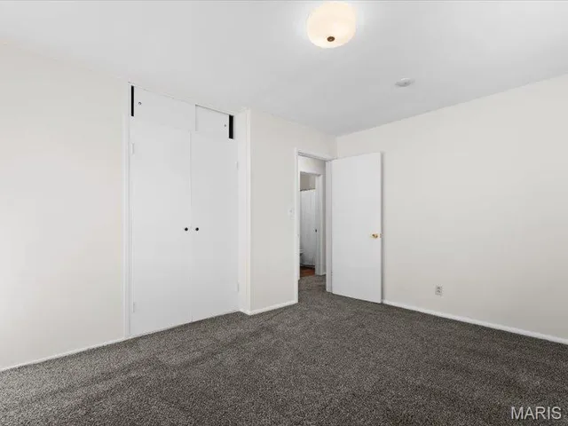 $159,900 | 6104 Old Collinsville Road, Fairview Heights, IL 62208