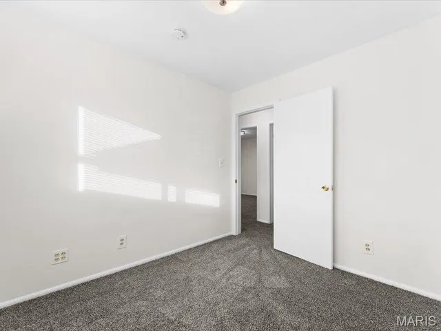 $159,900 | 6104 Old Collinsville Road, Fairview Heights, IL 62208