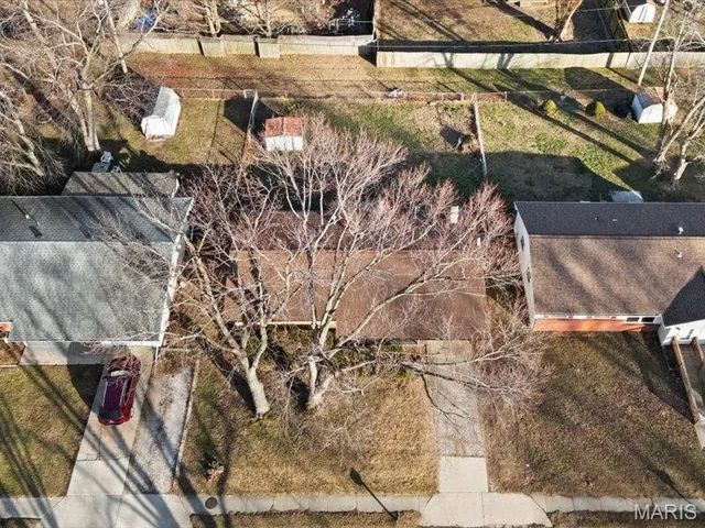 $159,900 | 6104 Old Collinsville Road, Fairview Heights, IL 62208