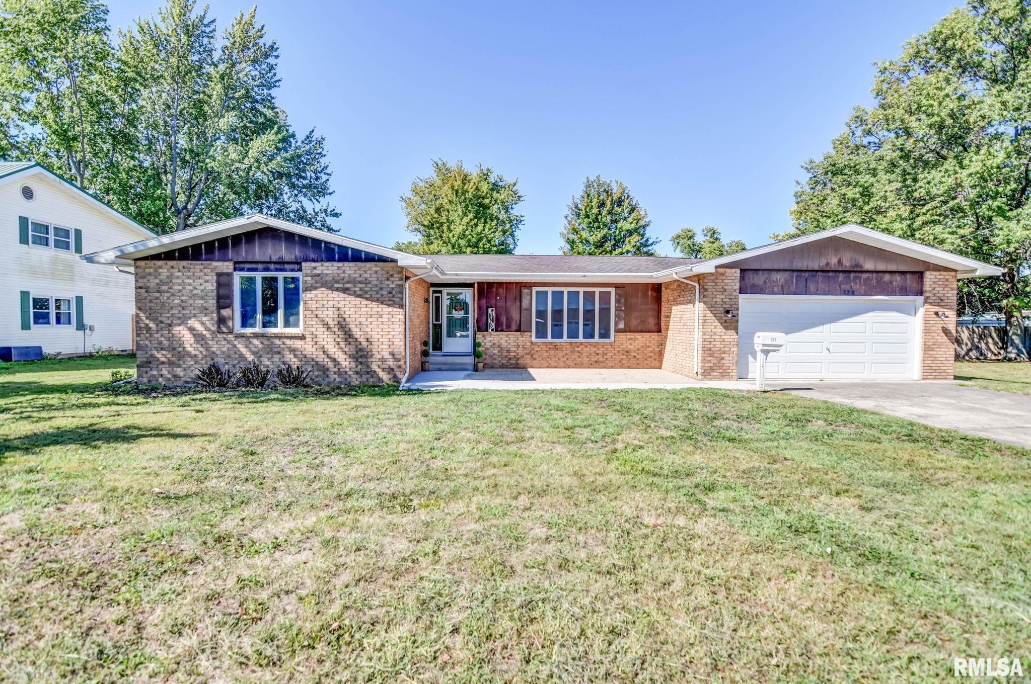 207 Kemmerer Street Assumption, IL 62510 - Photo 1 of 46