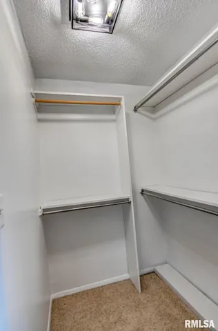 $189,900 | 207 Kemmerer Street, Assumption, IL 62510