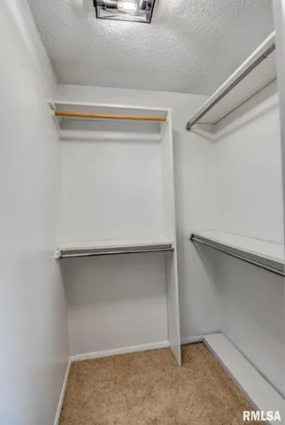 $189,900 | 207 Kemmerer Street, Assumption, IL 62510