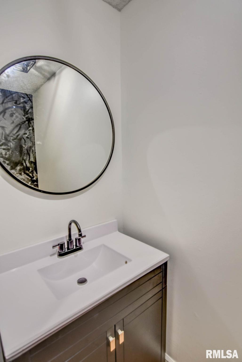 207 Kemmerer Street Assumption, IL 62510 - Photo 26 of 46