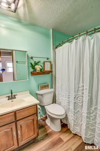 $189,900 | 207 Kemmerer Street, Assumption, IL 62510