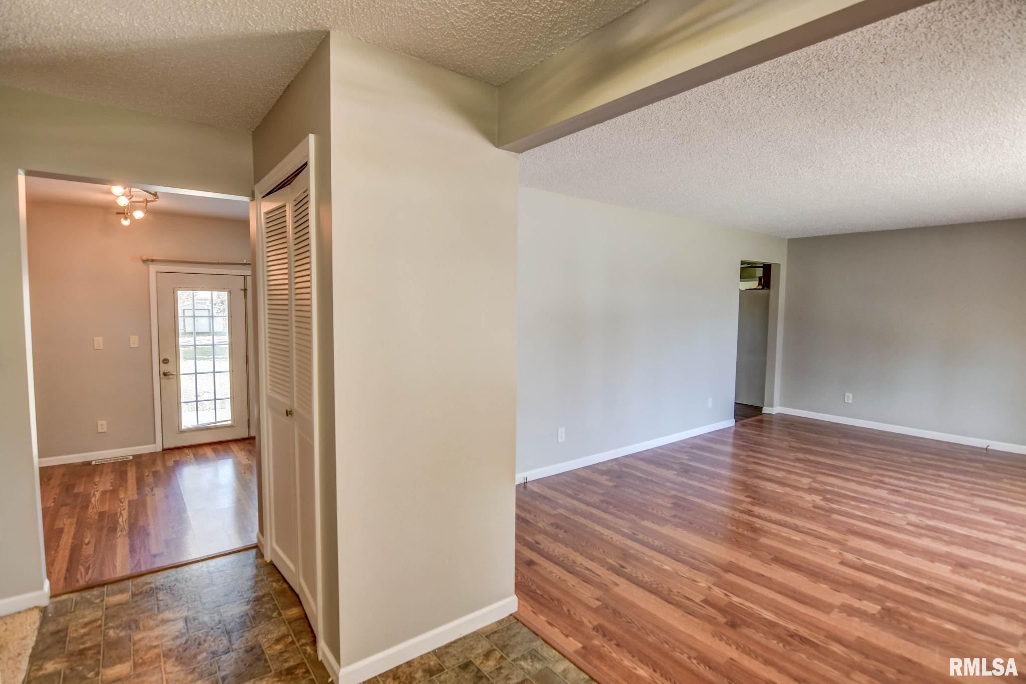 207 Kemmerer Street Assumption, IL 62510 - Photo 4 of 46