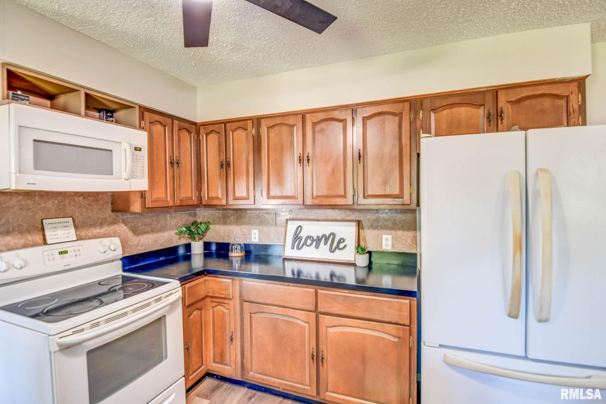 207 Kemmerer Street Assumption, IL 62510 - Photo 8 of 46