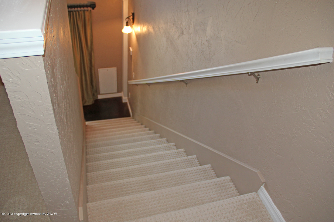 7802 Bayswater Road Amarillo, TX 79119 - Photo 20 of 46 Stairway