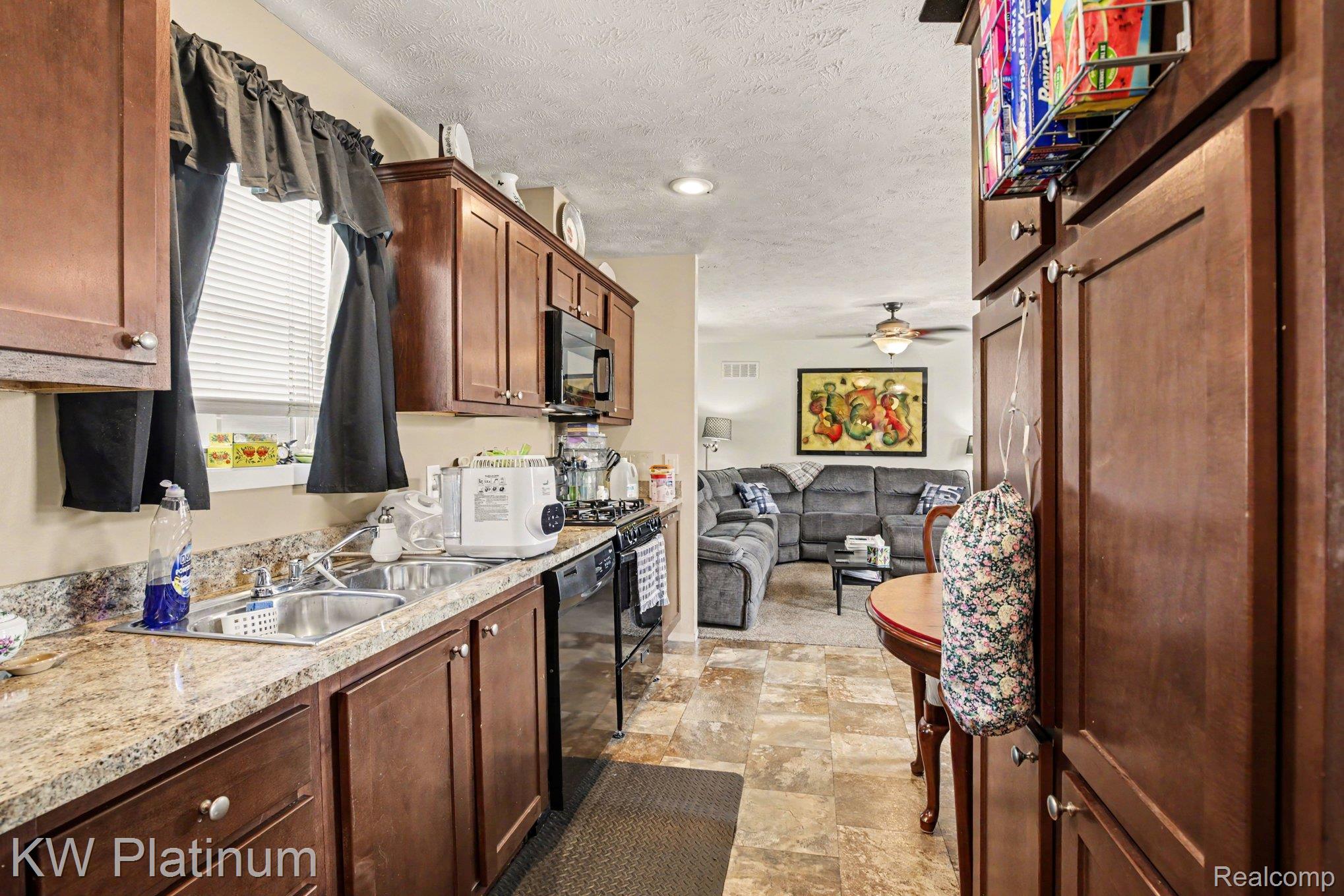 57911 Lancaster Road Washington, MI 48094 - Photo 5 of 21 007_file_1168.jpg