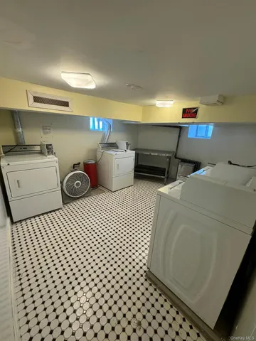 $3,300 | 22 Clove Road, Unit 24C, New Rochelle, NY 10801