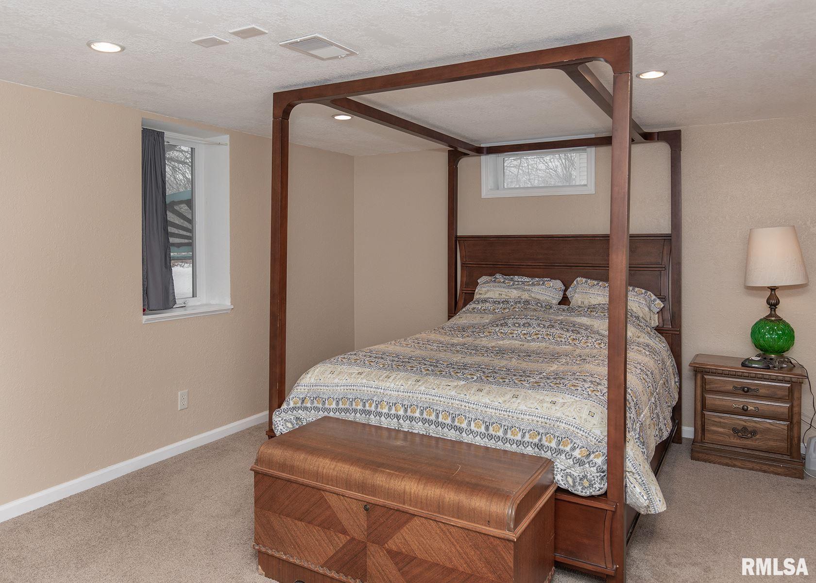 2867 Fairhaven Road Davenport, IA 52803 - Photo 24 of 30 Gallery Image 24