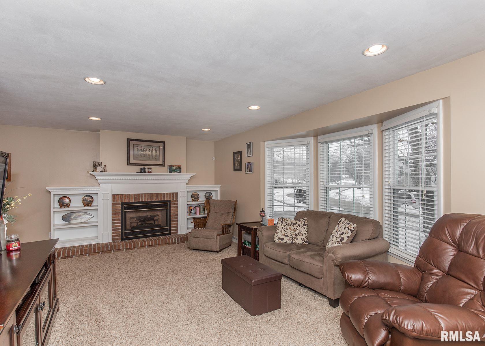 2867 Fairhaven Road Davenport, IA 52803 - Photo 5 of 30 Gallery Image 5