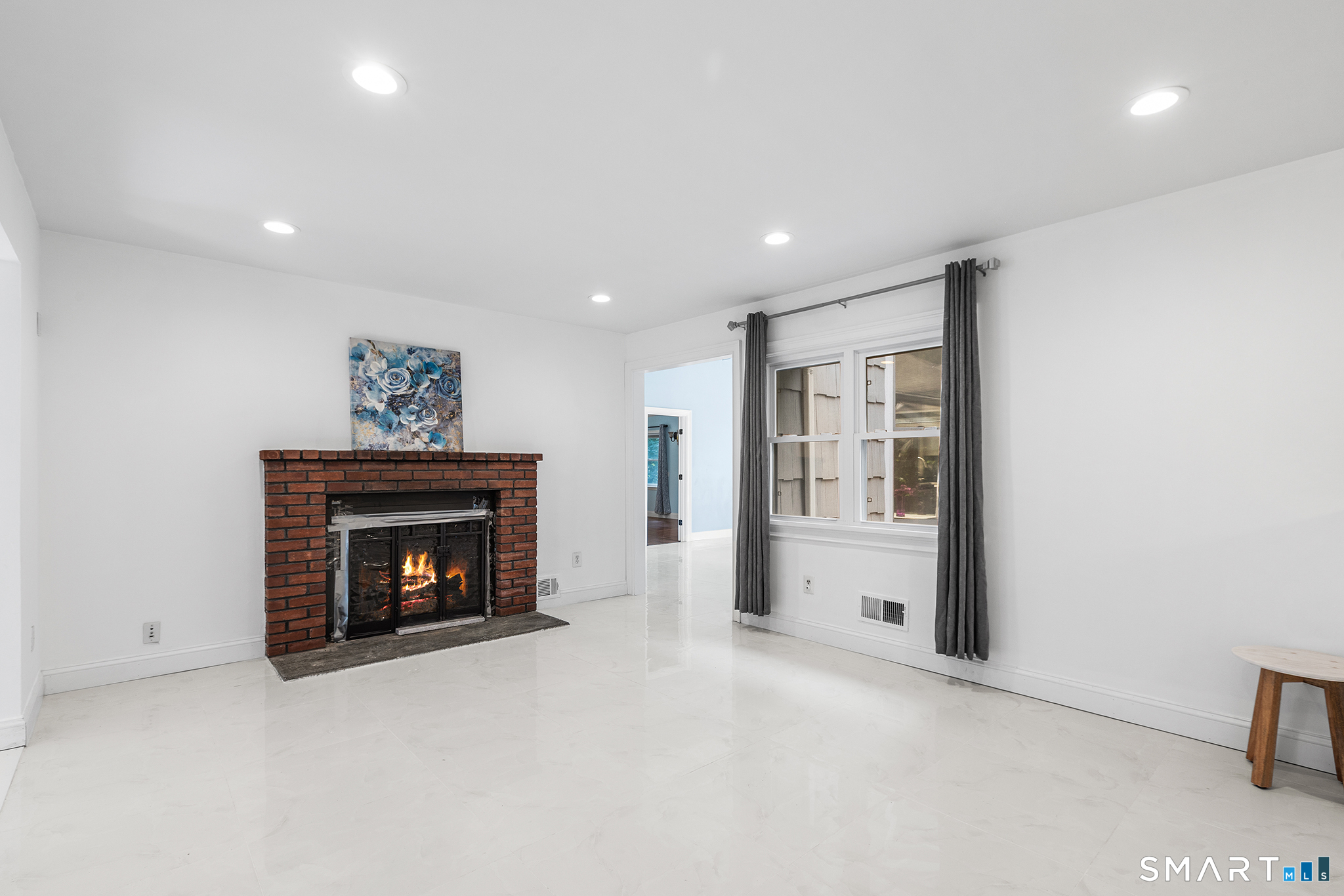 241 Pemberwick Road Greenwich, CT 06831 - Photo 5 of 30 Gallery Image 5