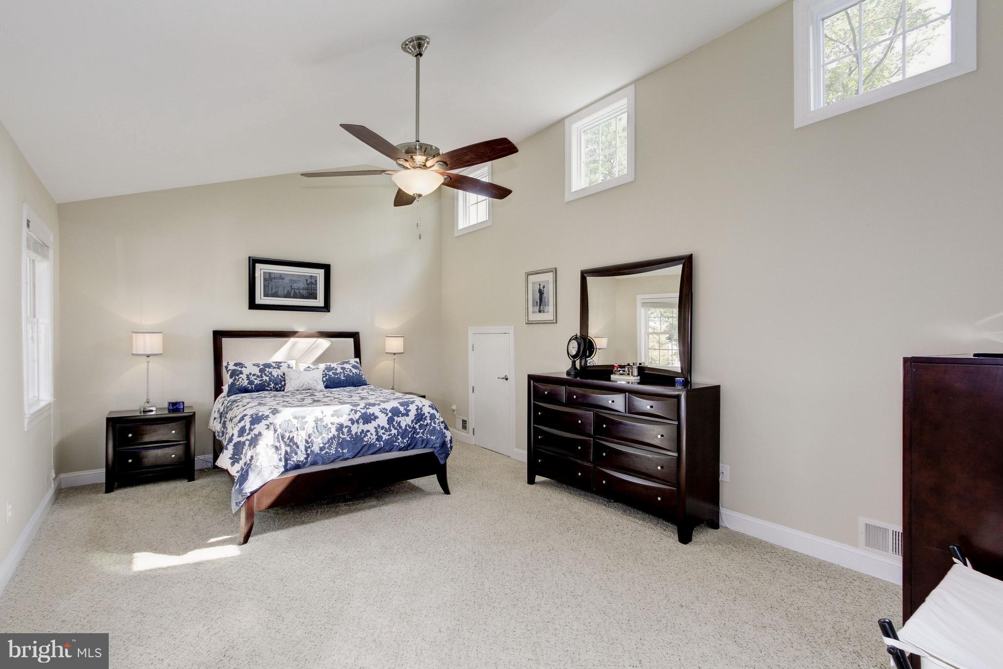 707 West Glebe Road Alexandria, VA 22305 - Photo 14 of 24 Owners' Suite