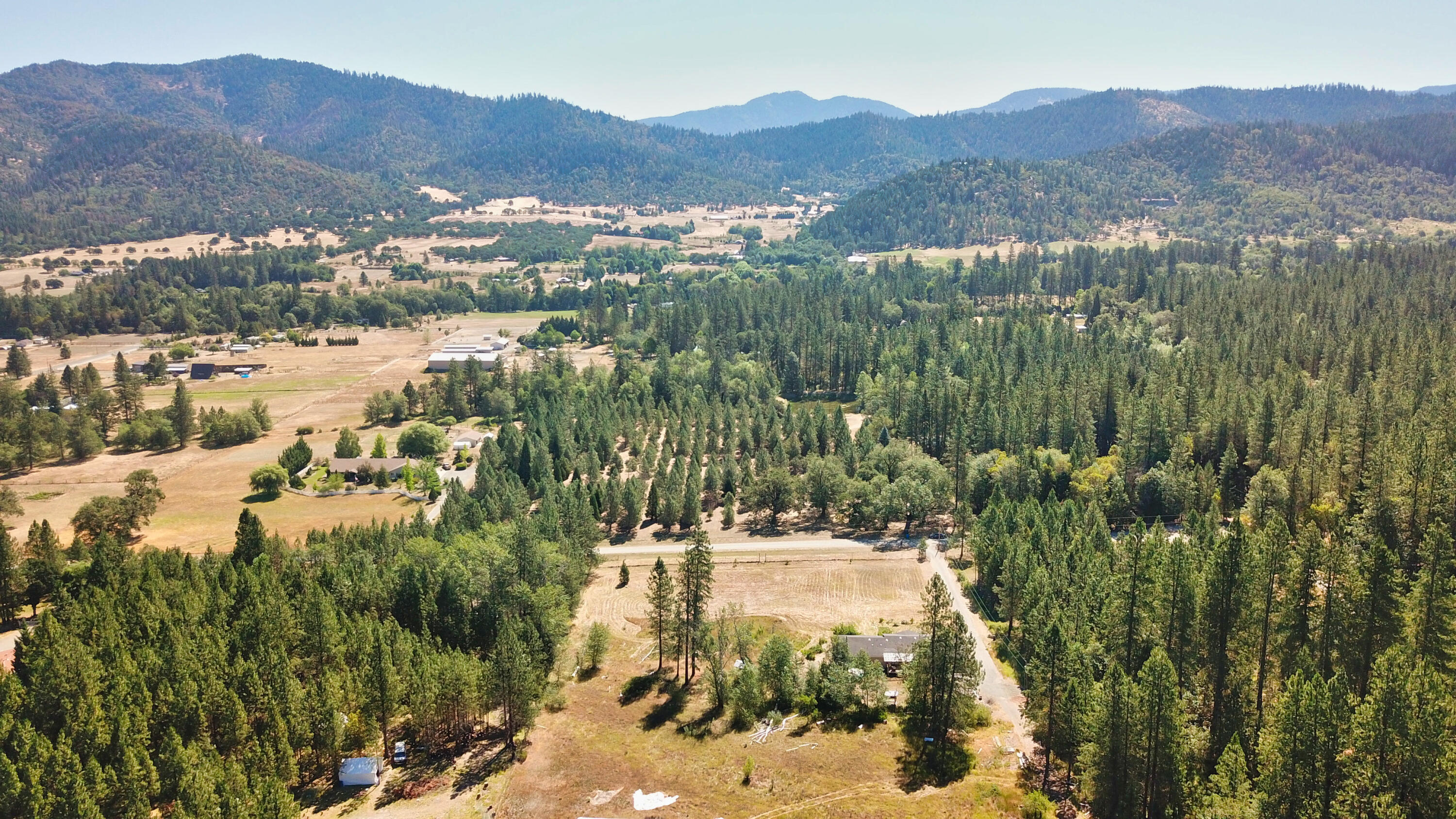 300 Sagamore Road Williams, OR 97544 - Photo 5 of 32 A7862E83-C50F-4906-BBF5-70111B53C29D