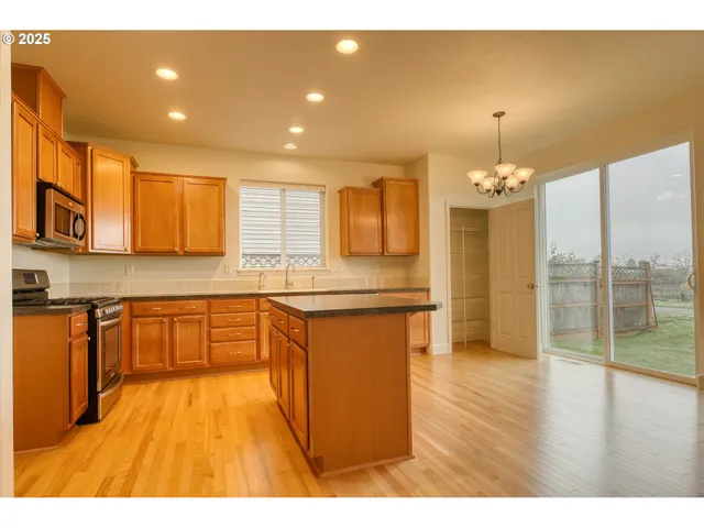 $598,000 | 52036 Southeast Icenogle Loop, Scappoose, OR 97056