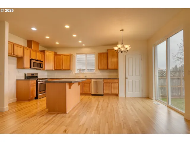 $598,000 | 52036 Southeast Icenogle Loop, Scappoose, OR 97056