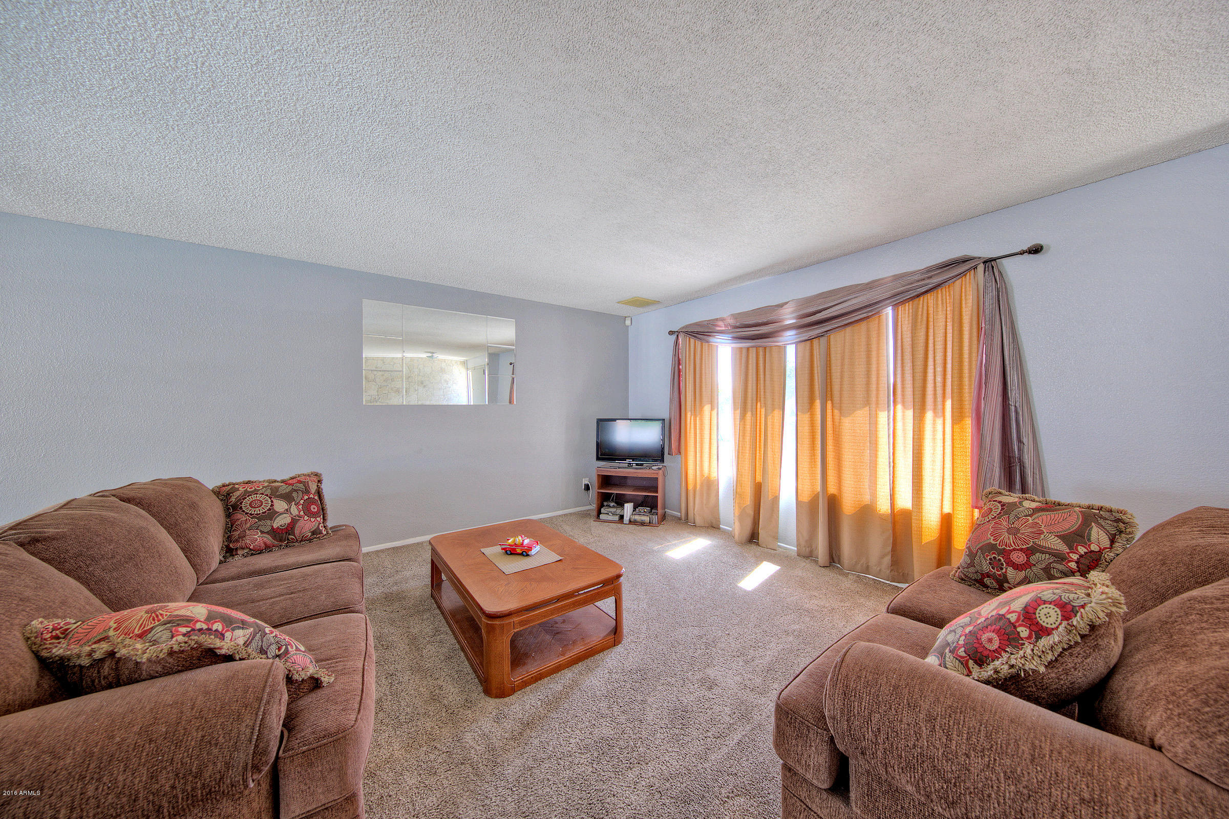 7152 West Merrell Street Phoenix, AZ 85033 - Photo 5 of 23 7152WMerrell005