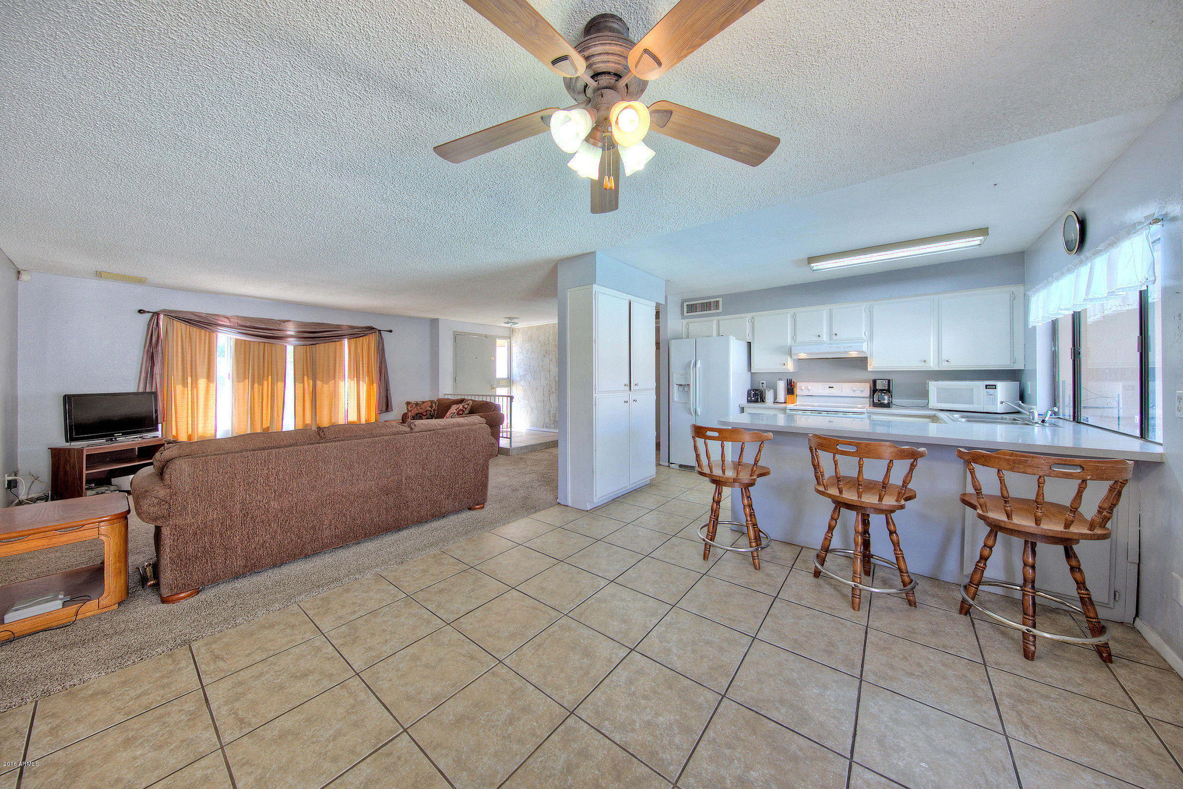 7152 West Merrell Street Phoenix, AZ 85033 - Photo 8 of 23 7152WMerrell008