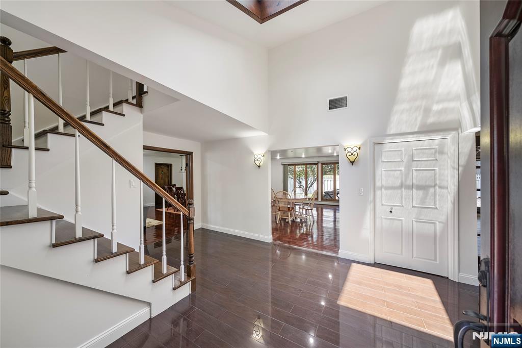 22 Kendrick Street Paramus, NJ 07652 - Photo 6 of 36