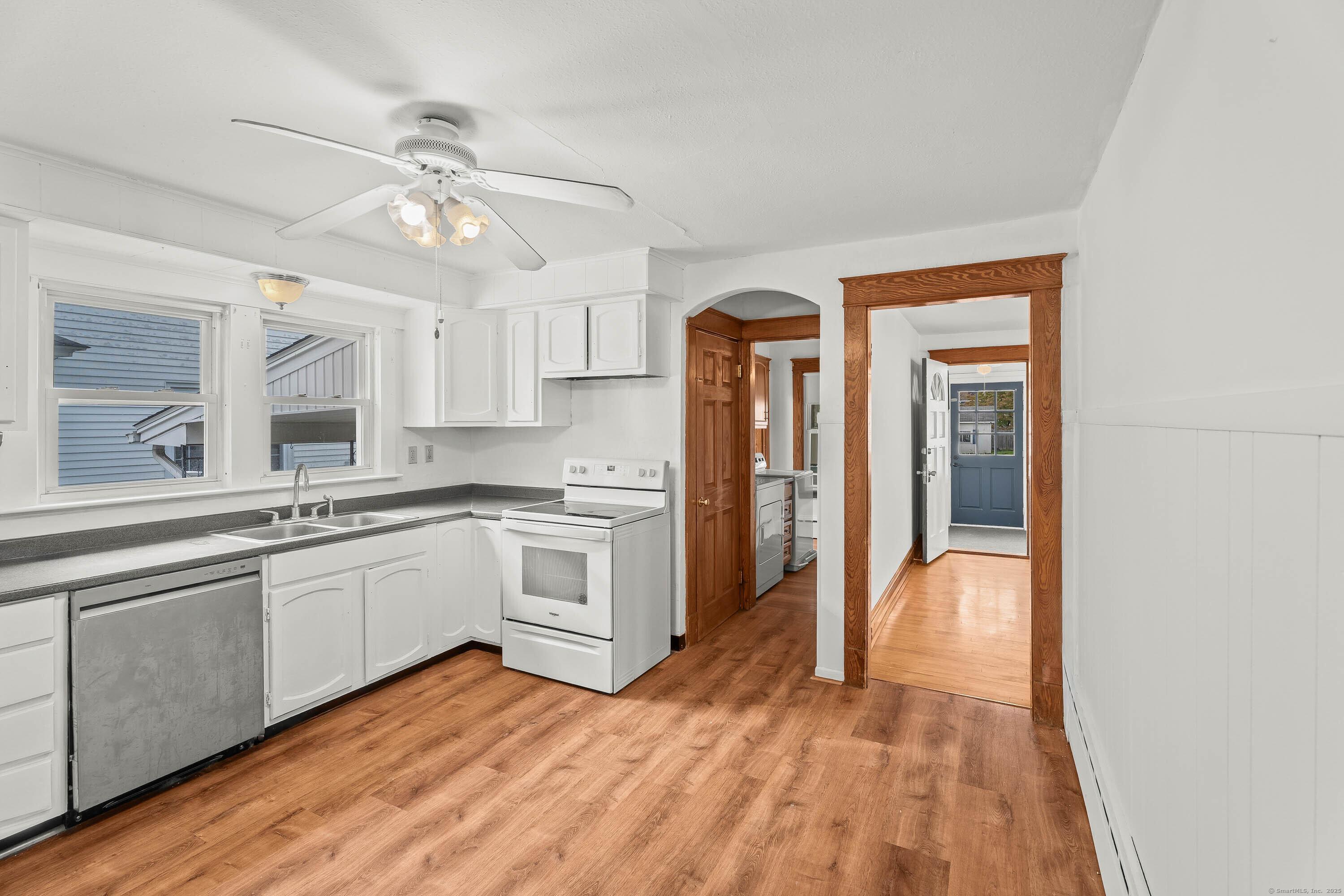 9 Virginia Avenue Enfield, CT 06082 - Photo 13 of 32