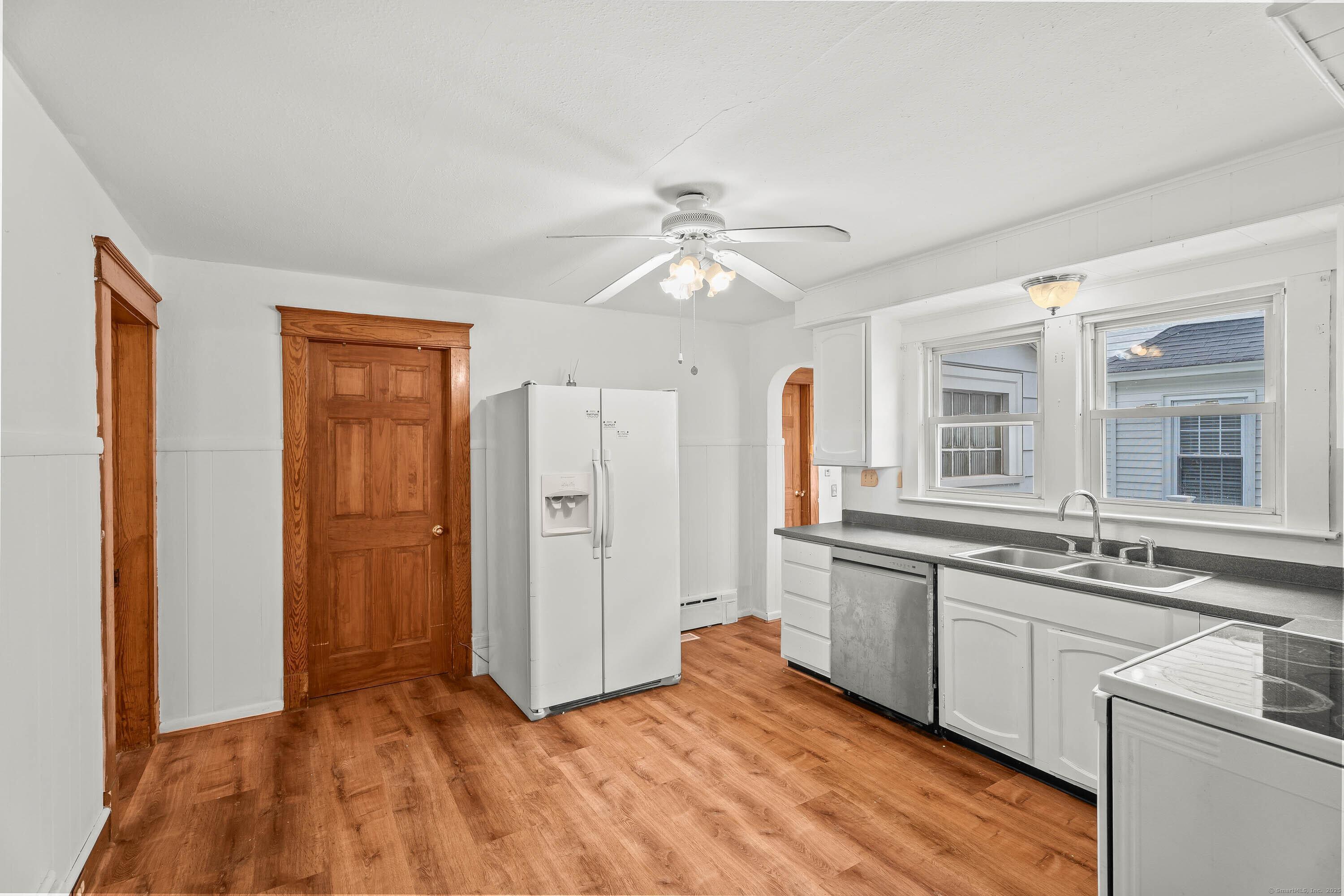 9 Virginia Avenue Enfield, CT 06082 - Photo 15 of 32