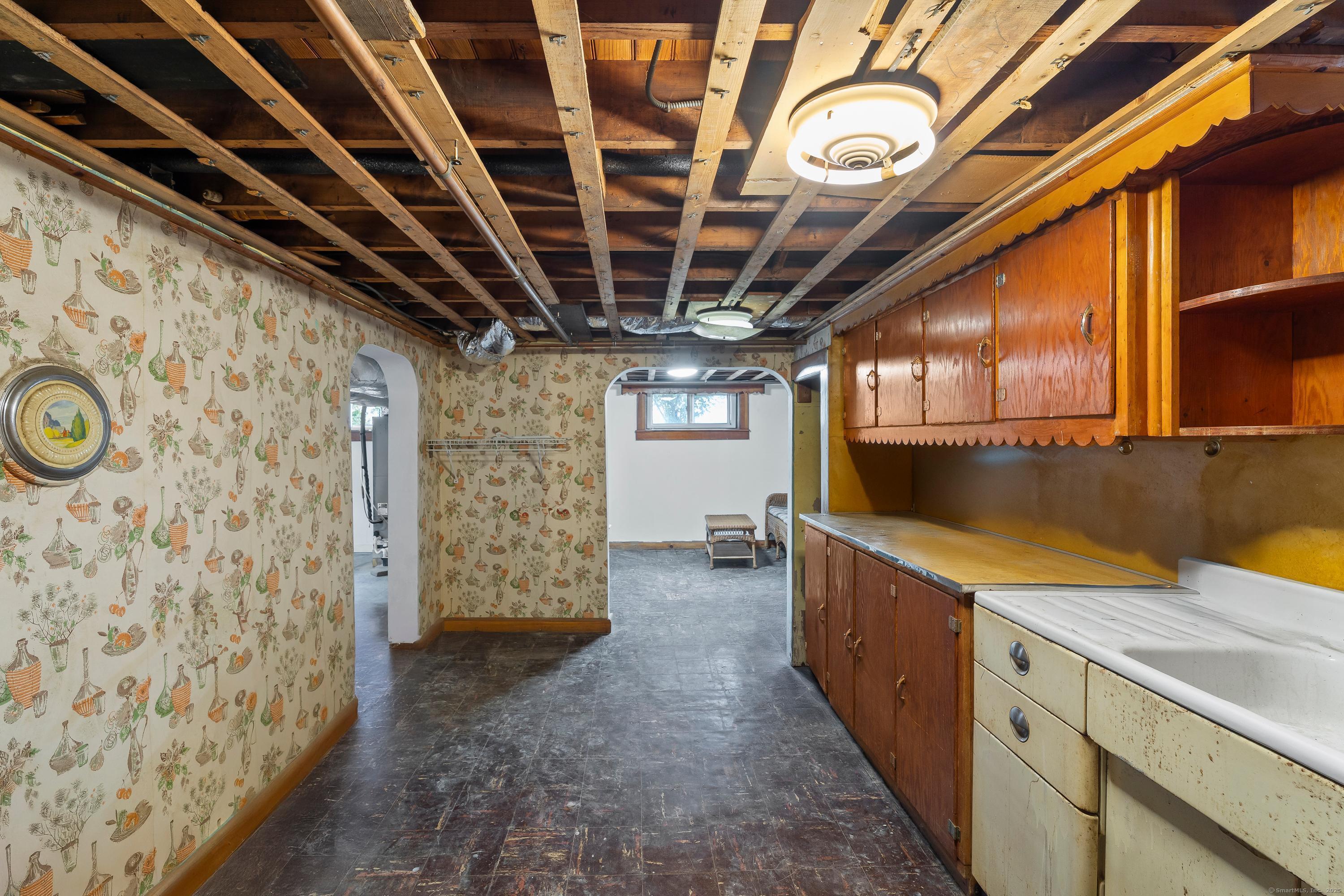 9 Virginia Avenue Enfield, CT 06082 - Photo 27 of 32