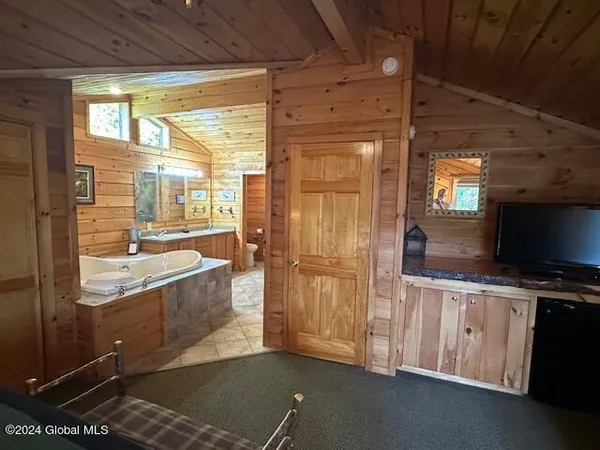 $43,000 | 3210 Lake Shore Drive, Unit 27 INTERVAL 10, Lake George, NY 12845
