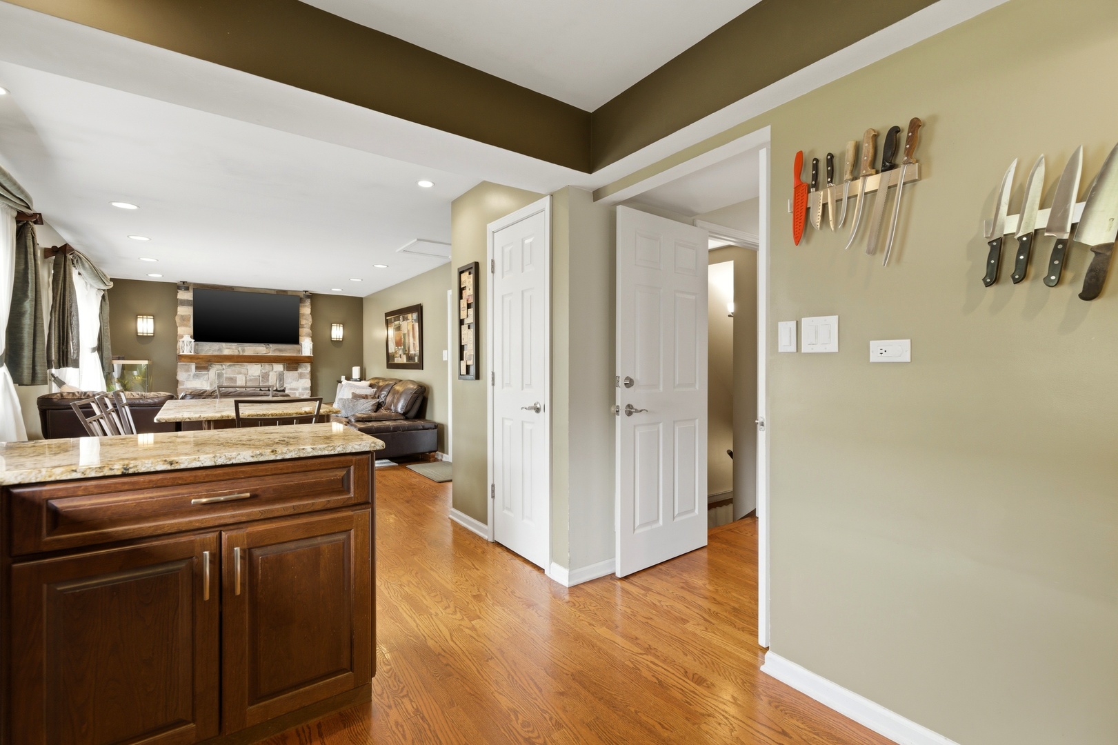 6900 Olde Gatehouse Road Tinley Park, IL 60477 - Photo 17 of 37 a kitchen with a refrigerator and a stove top oven