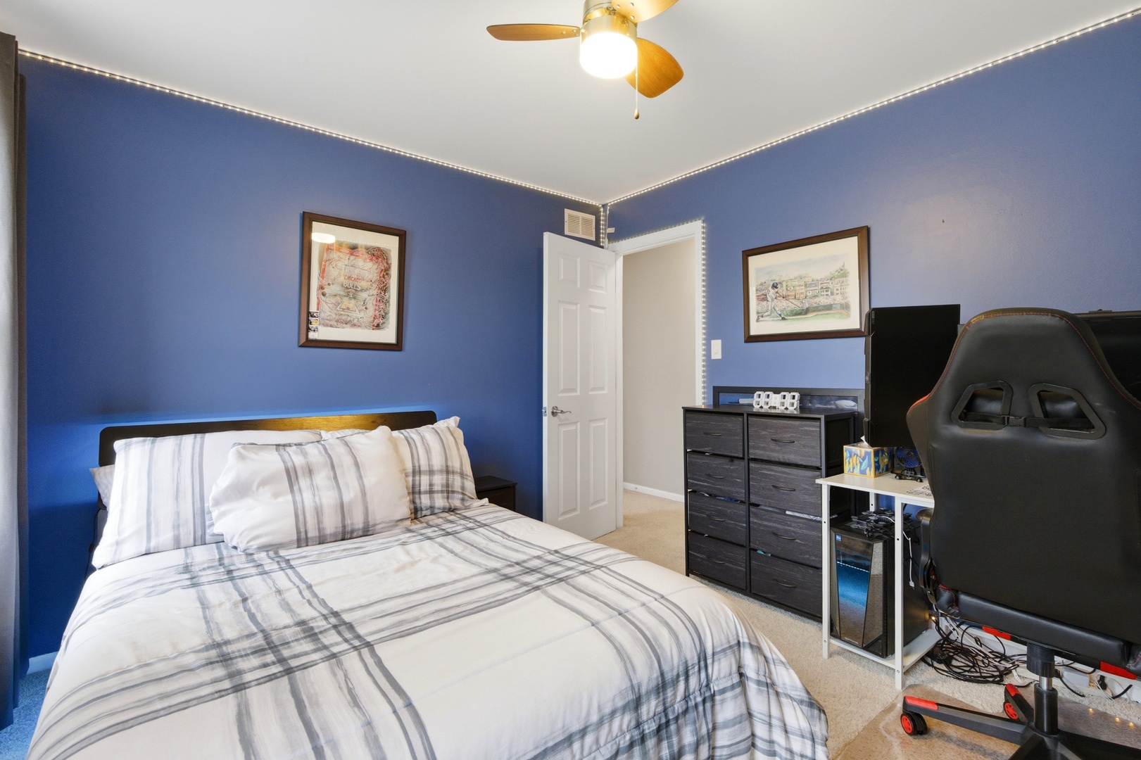 6900 Olde Gatehouse Road Tinley Park, IL 60477 - Photo 28 of 37 a bedroom with a bed and a desk