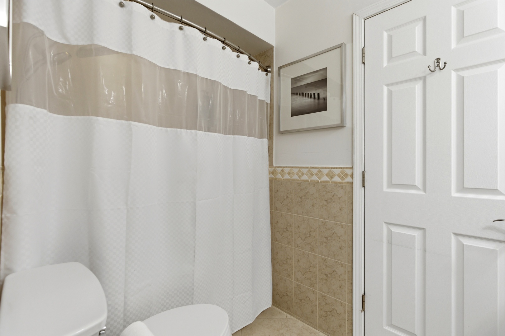 6900 Olde Gatehouse Road Tinley Park, IL 60477 - Photo 32 of 37 a bathroom with a toilet and a shower