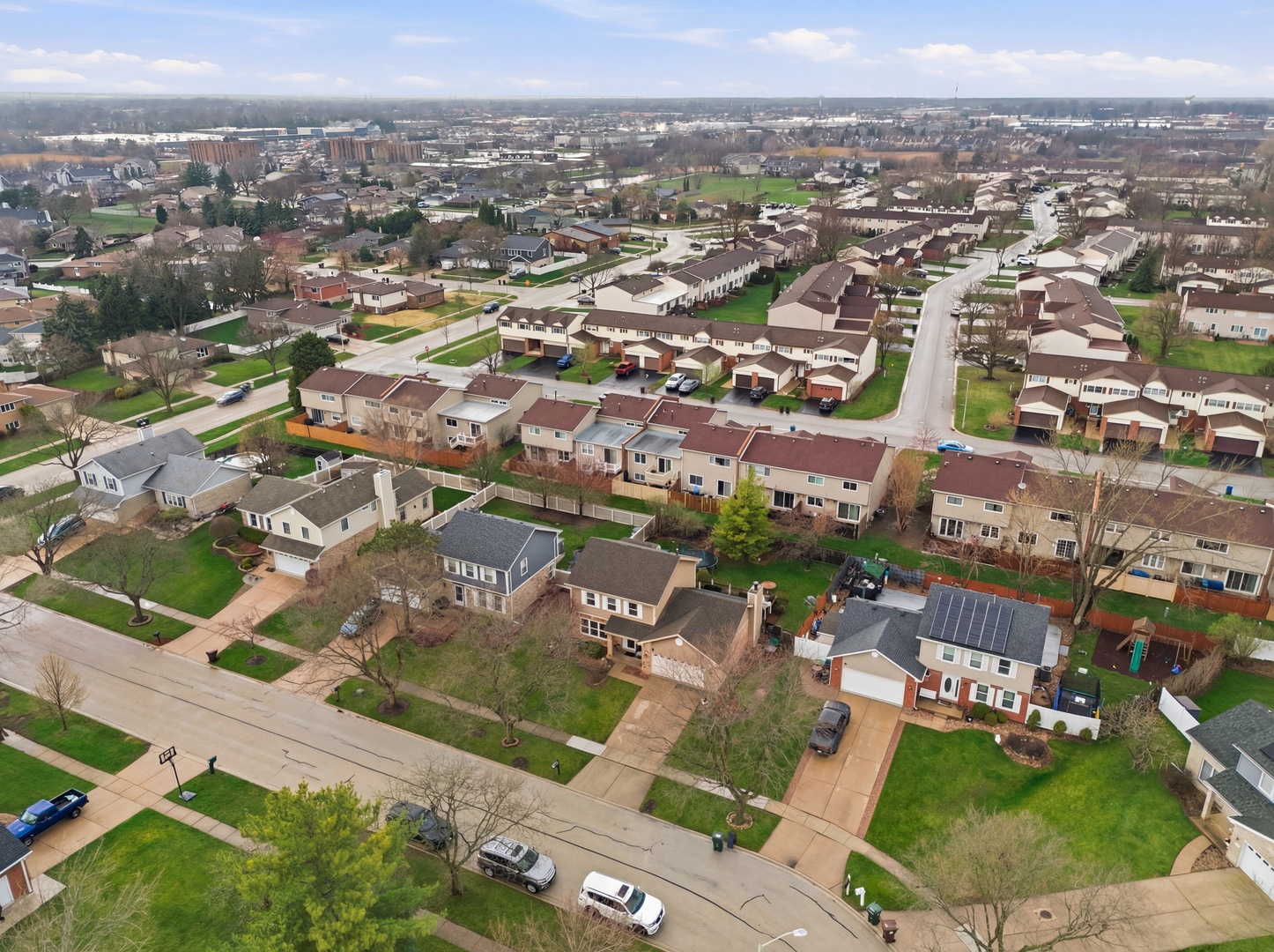6900 Olde Gatehouse Road Tinley Park, IL 60477 - Photo 4 of 37 an aerial view of residential houses with city view