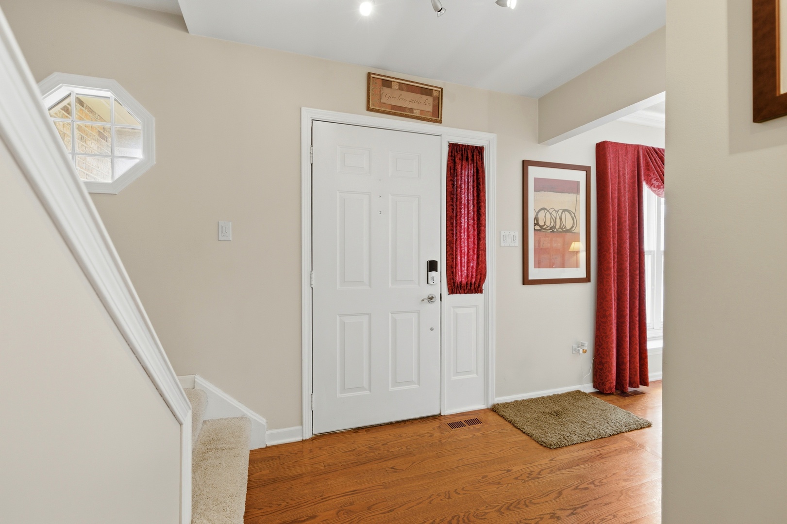 6900 Olde Gatehouse Road Tinley Park, IL 60477 - Photo 6 of 37 a view of front door with hallway