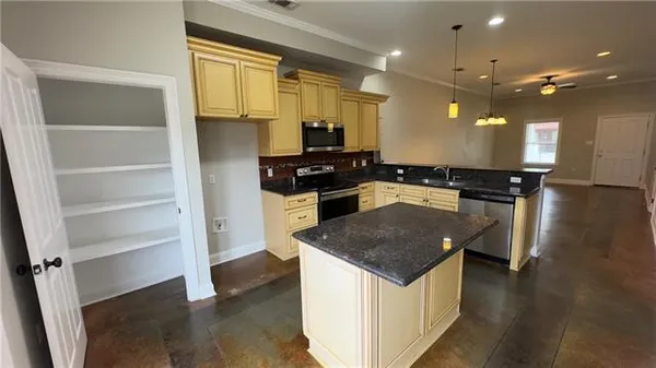 $1,850 | 12334 Village Maison Drive, Walker, LA 70785