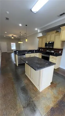 $1,850 | 12334 Village Maison Drive, Walker, LA 70785