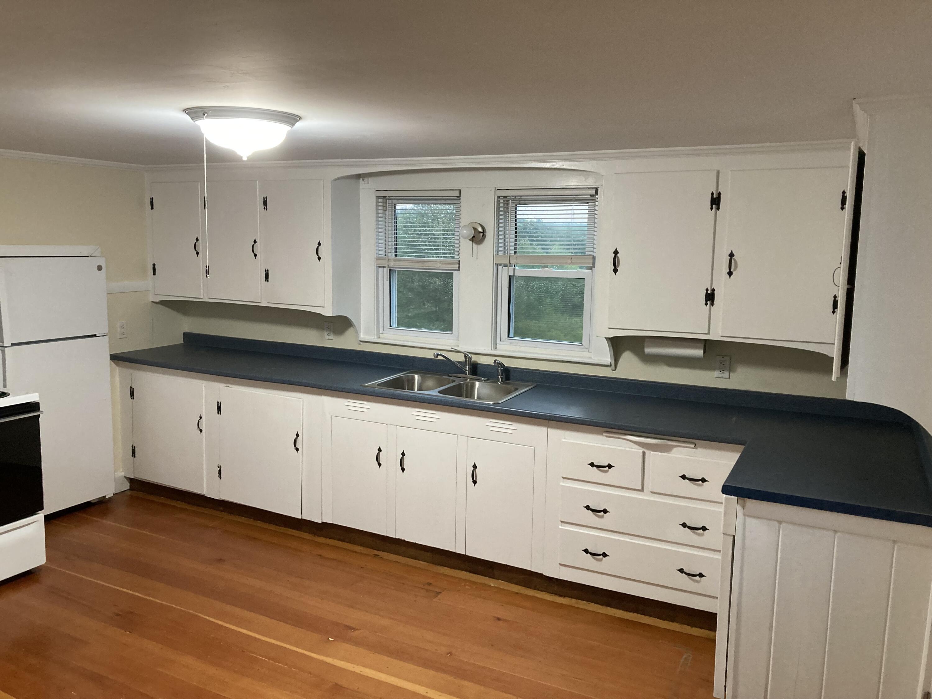 119 Fogg Road Scarborough, ME 04074 - Photo 12 of 28 2nd Floor Kitchen