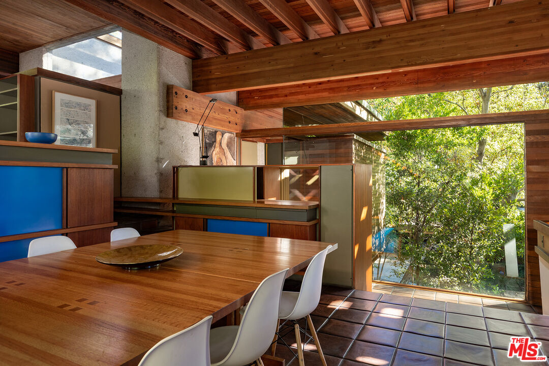 715 Brooktree Road Pacific Palisades, CA 90402 - Photo 12 of 35