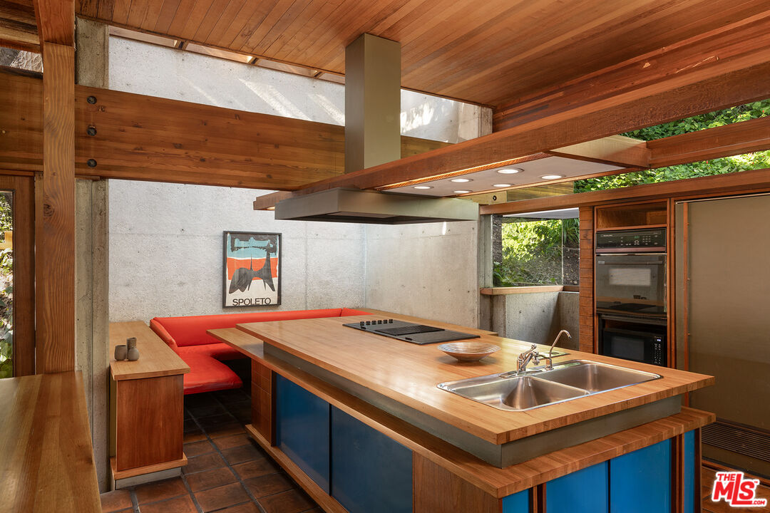 715 Brooktree Road Pacific Palisades, CA 90402 - Photo 13 of 35