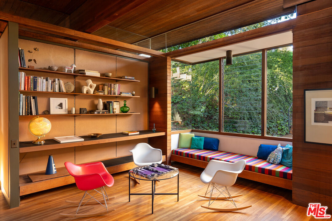 715 Brooktree Road Pacific Palisades, CA 90402 - Photo 17 of 35