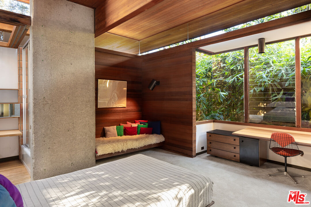 715 Brooktree Road Pacific Palisades, CA 90402 - Photo 20 of 35