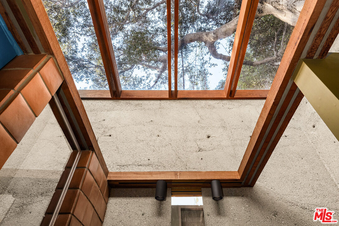 715 Brooktree Road Pacific Palisades, CA 90402 - Photo 25 of 35