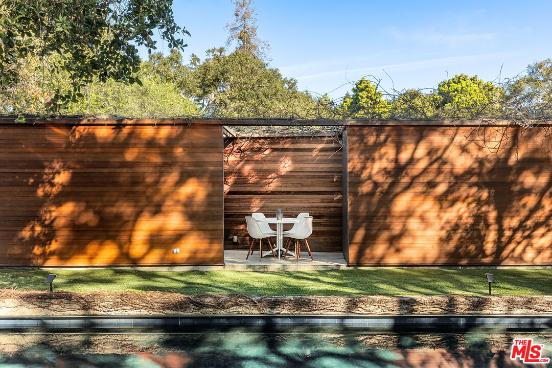 715 Brooktree Road Pacific Palisades, CA 90402 - Photo 33 of 35