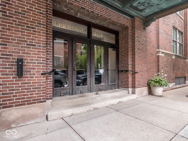 $375,000 | 430 North Park Avenue, Unit 104, Indianapolis, IN 46202
